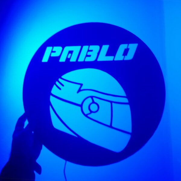 Placa composite aluminio nombre con casco motocross - Imagen 2
