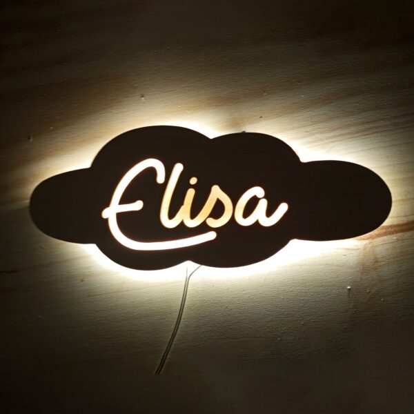 Lampara forma de nube en madera con nombre personalizado - Imagen 4