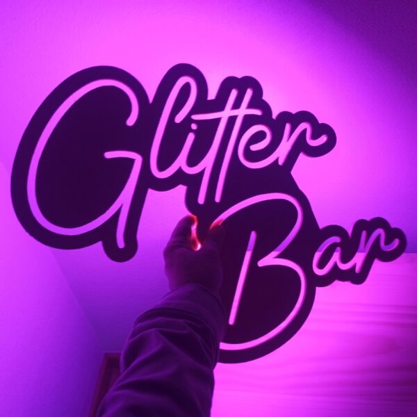 Cartel neon-led Glitter Bar sobre madera